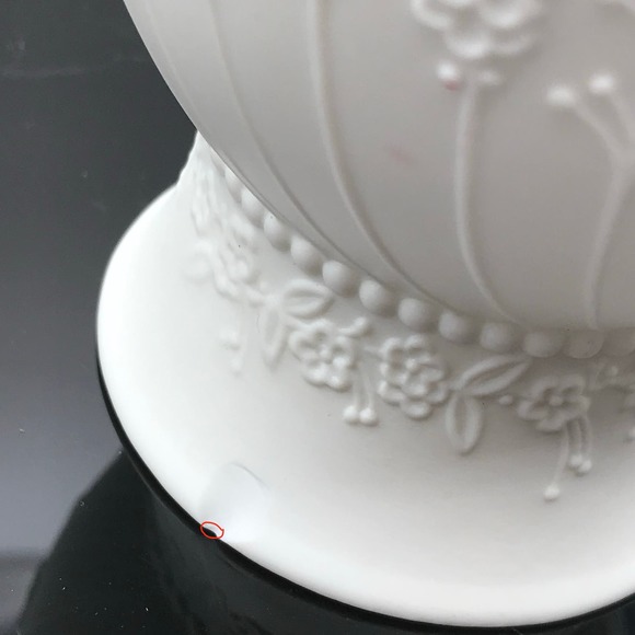Vintage AK Kaiser Manfred Frey Fluted Scalloped Rim Porcelain Vase WGermany #676 - Picture 6 of 8